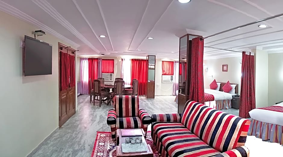 Hotel Padmini Palace