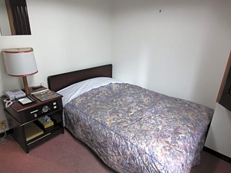Single Room - Non-Smoking