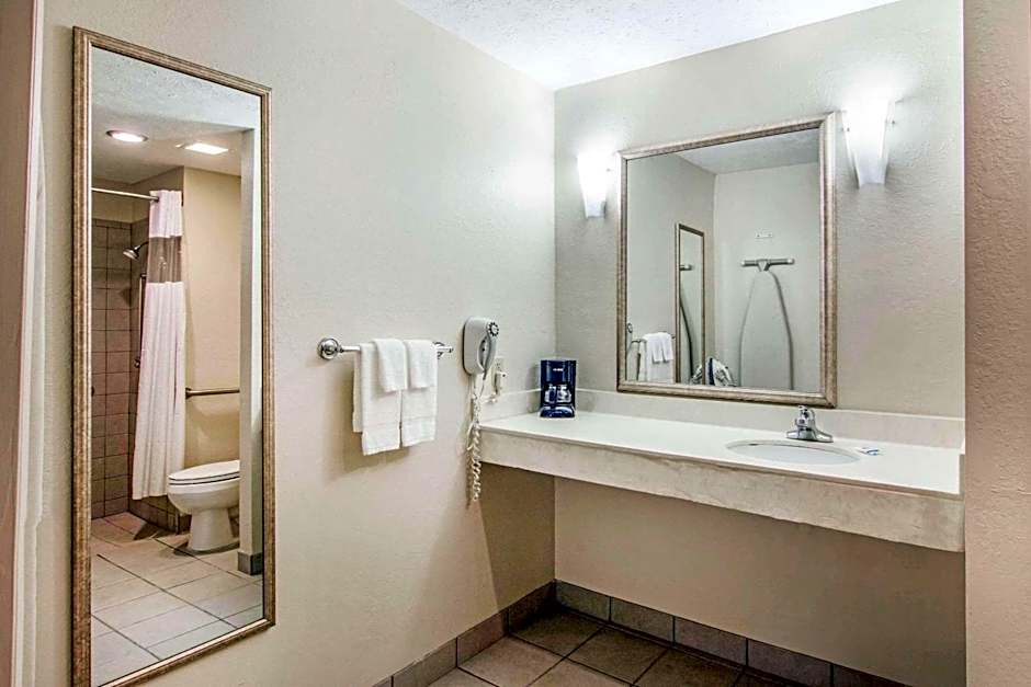 Rodeway Inn La Grange East