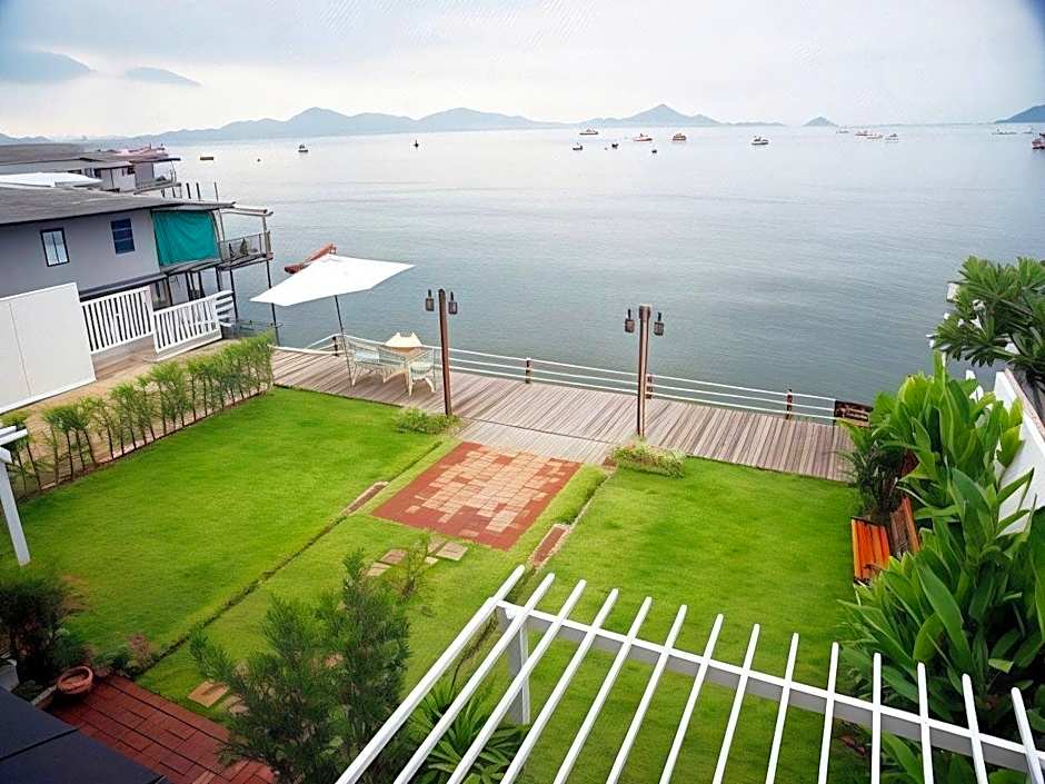 Baan Sattahip by the sea