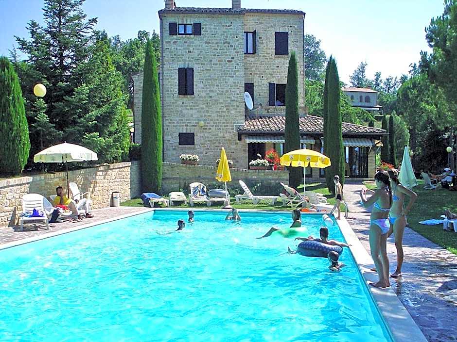 Apartment in Montelparo with Pool