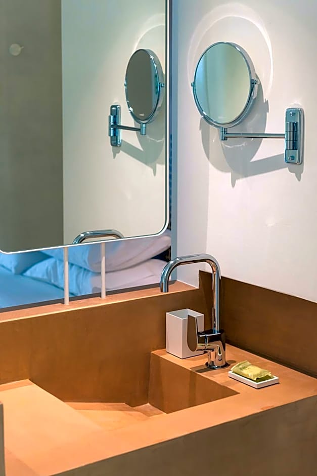 Bitzaro Grande Hotel & Suites