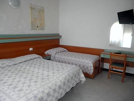 Triple Room with Sea View