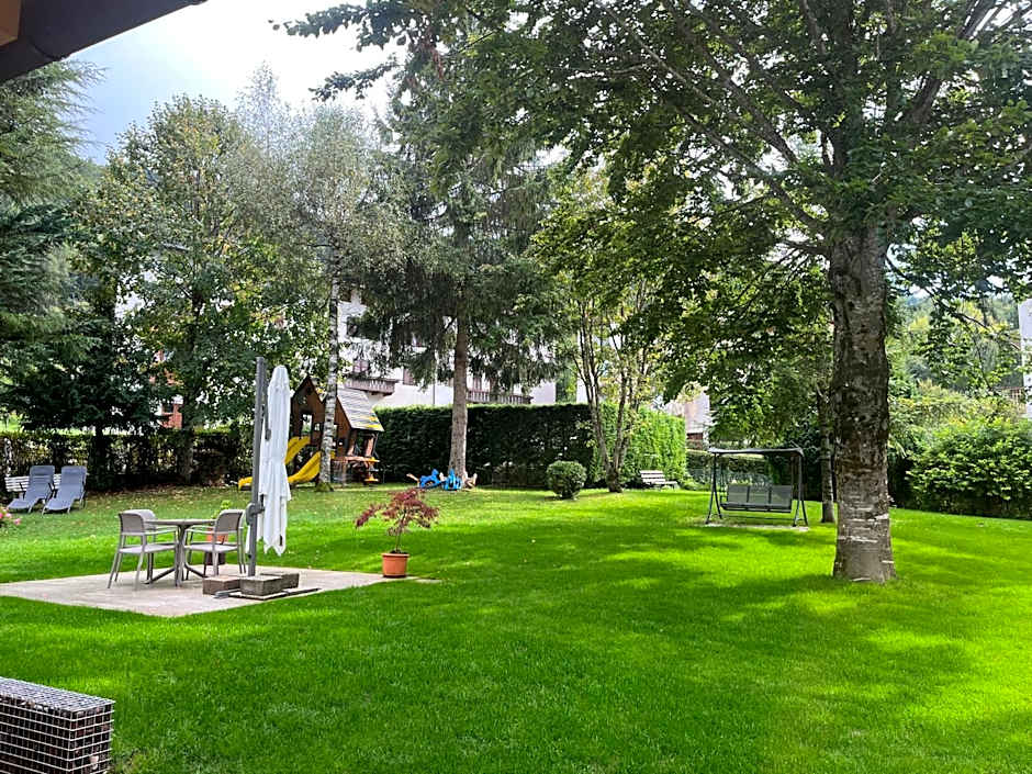 Hotel alle Rose Family inspired garden and SPA