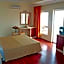Lara Dinc Hotel