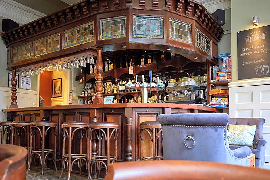 The Christopher Hotel Bar and Grill