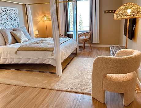 LA PINEDE-King-Panoramique-Salle de bain privée-Vue sur Lac