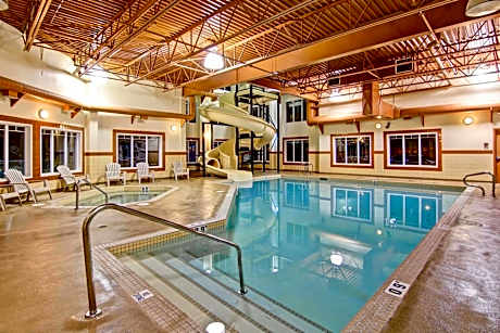 Ramada by Wyndham Ponoka