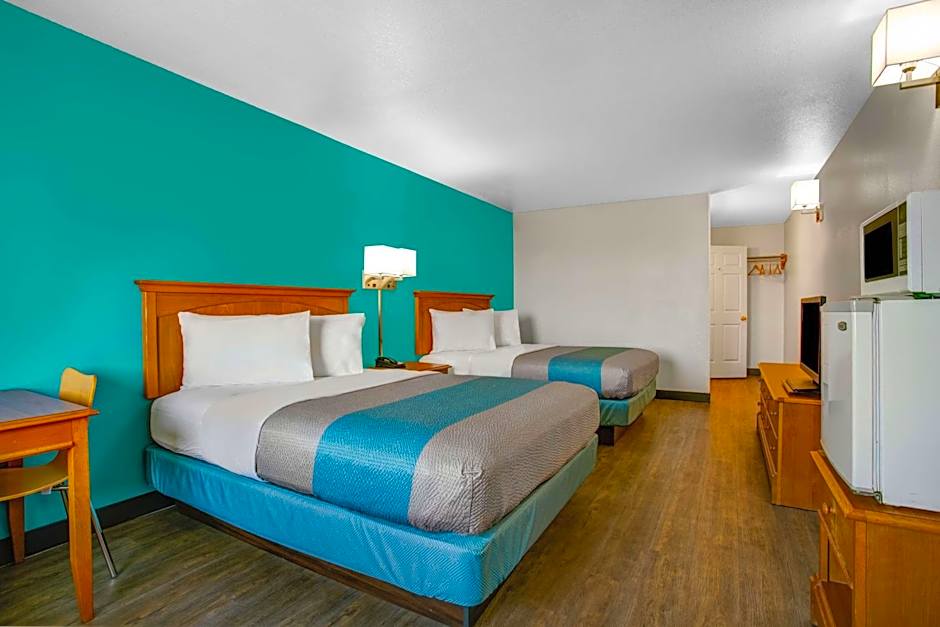 Motel 6-Baker City, OR