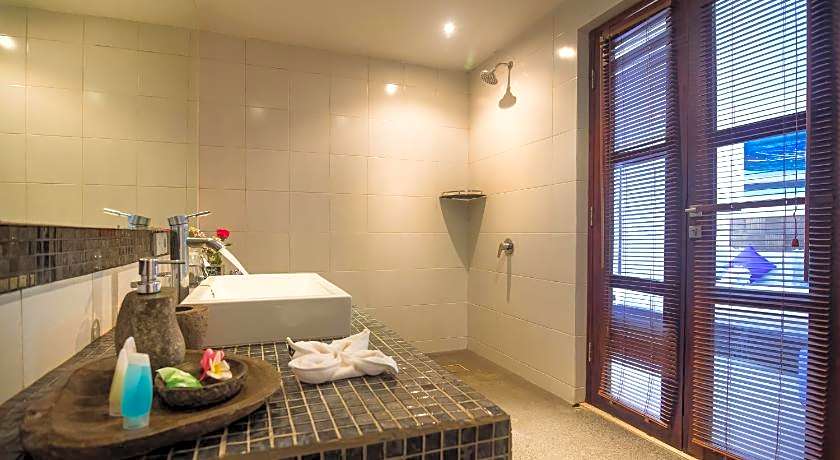 Arama Riverside Villas