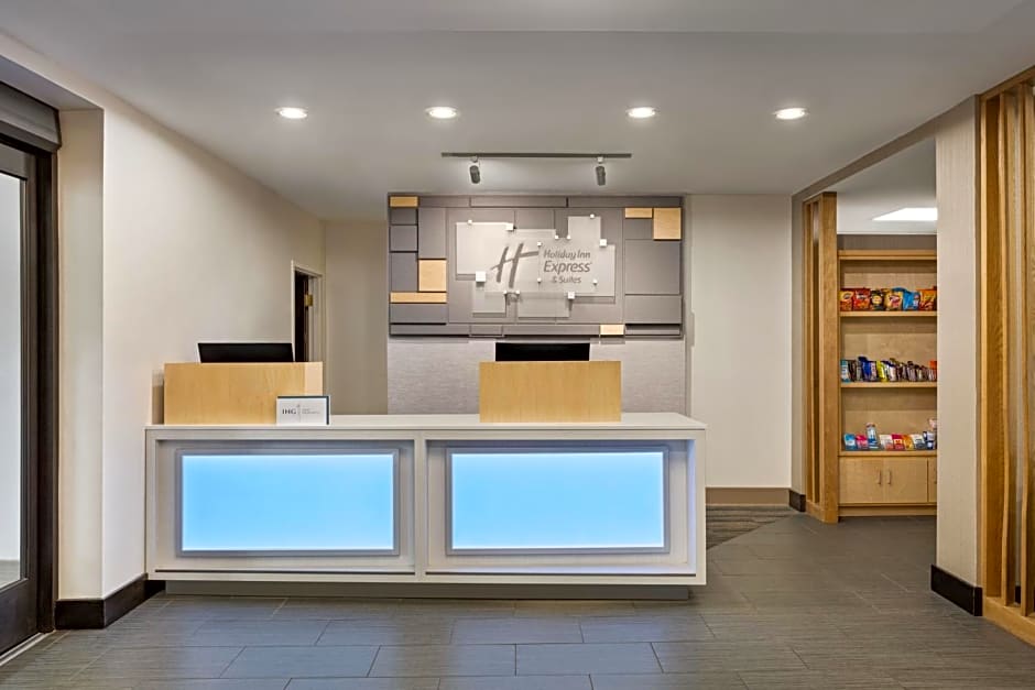 Holiday Inn Express & Suites Greenville-Downtown by IHG