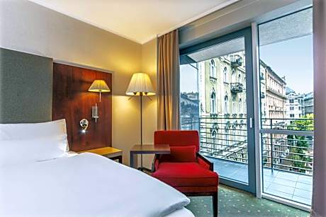 Standard Twin Room with Balcony