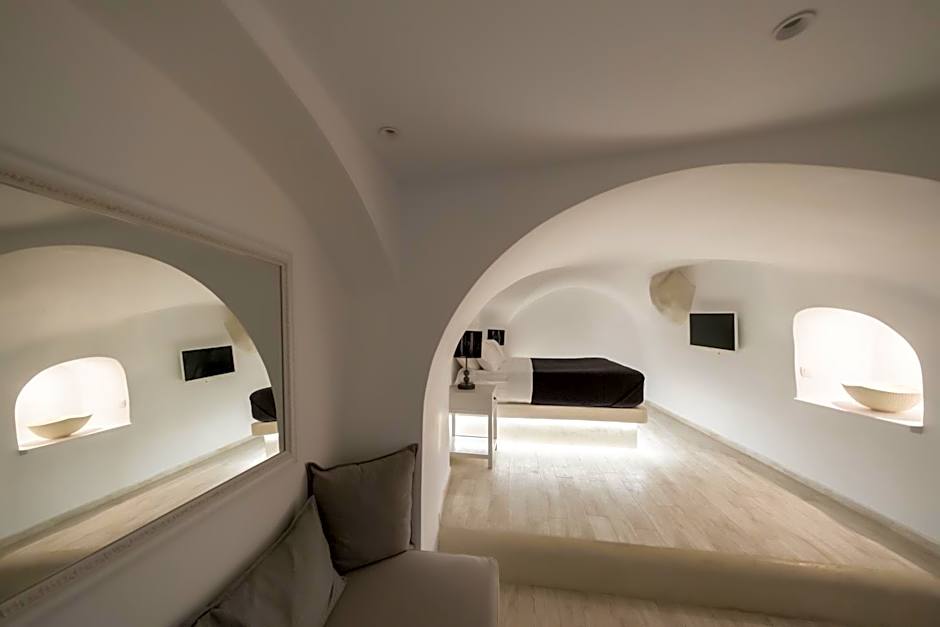 Anemos Cave Suites