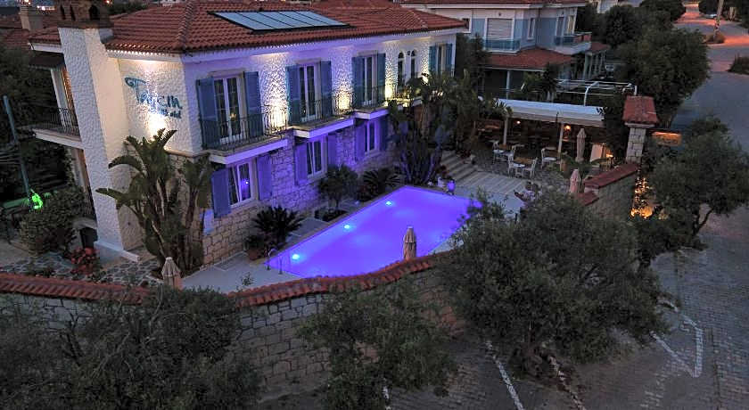 Tarcin Alacati Otel