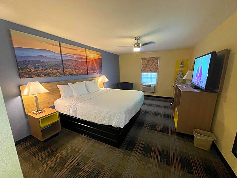 Days Inn by Wyndham Holladay