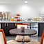 Econo Lodge Inn & Suites