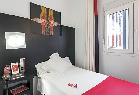 Economy Double Room (1 Double Bed)