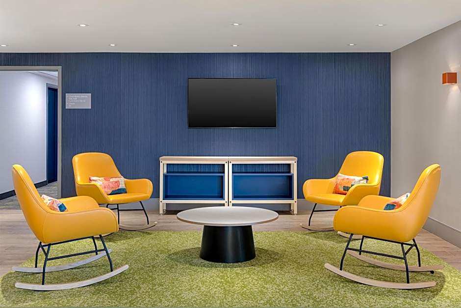 Spark by Hilton Montreal Brossard