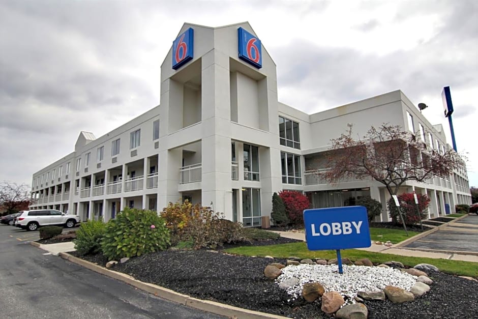 Motel 6 - Cleveland - Willoughby