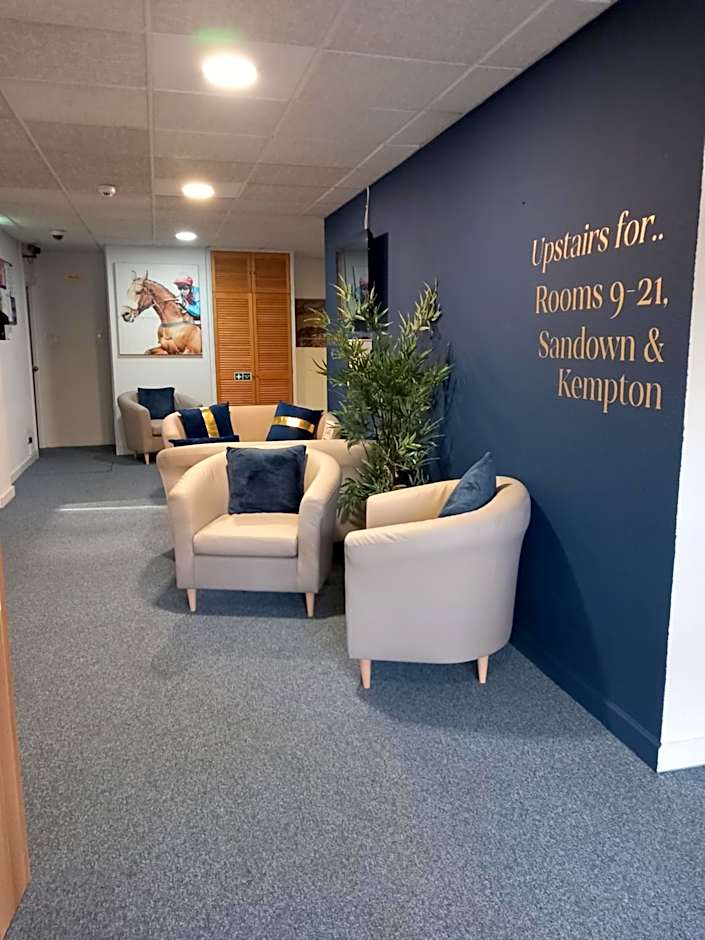 Sandown Park Lodge