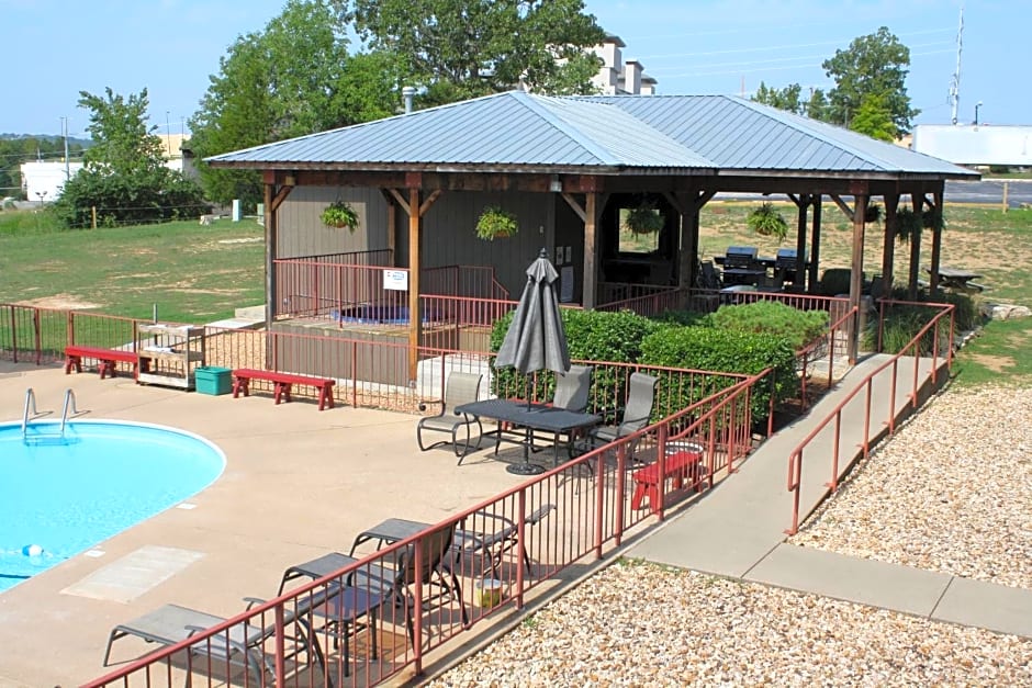 Outback Roadhouse Motel & Suites Branson