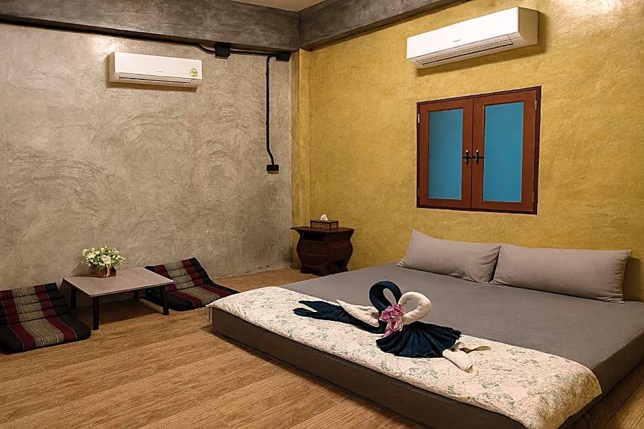 Photo 1 of 6 of Standard 1 King Bed