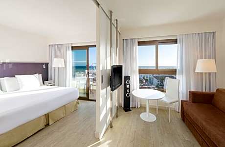 Suite with Marina and Sea View
