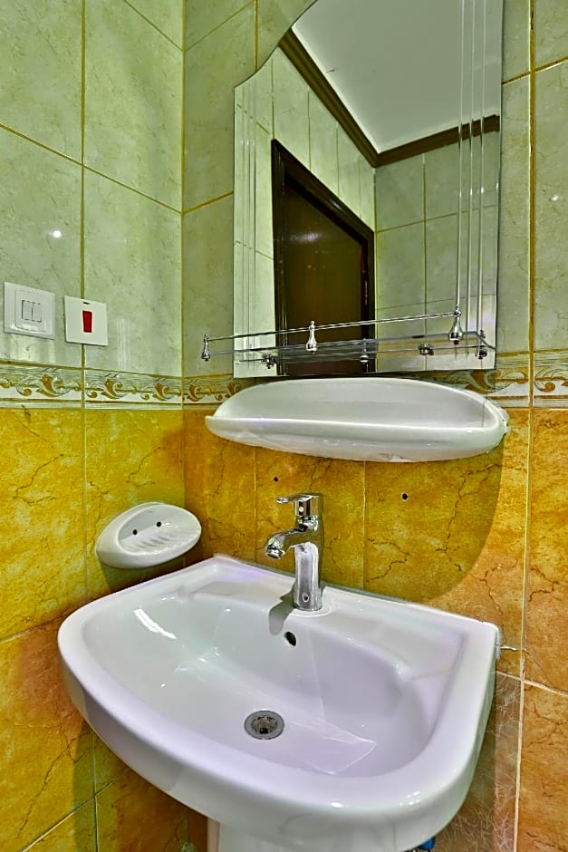 OYO 273 Star Yanbu Hotel Suites