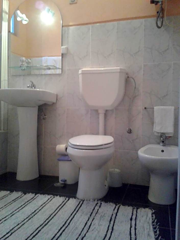 Lira Guest House B&B