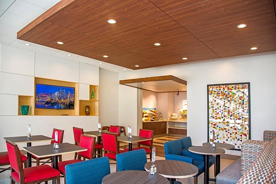 Holiday Inn Express & Suites Pittsburgh North Shore By IHG
