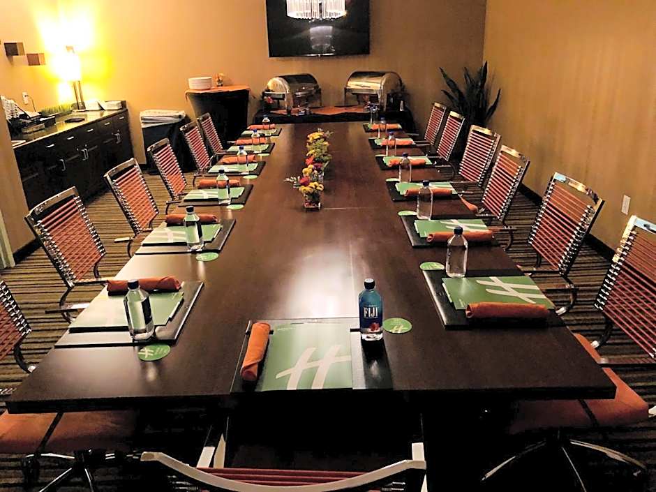 Holiday Inn & Suites Ocala Conference Center By IHG