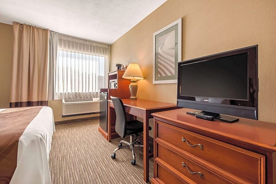 Quality Inn & Suites New Castle