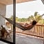 DOS MARES Barefoot Hotel