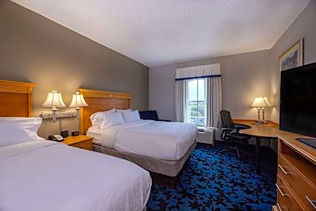 Room with Two Queen Beds - Non-Smoking