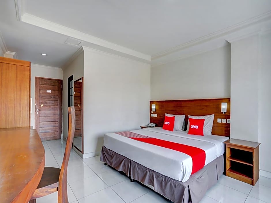 OYO 3950 The Ratna Hotel