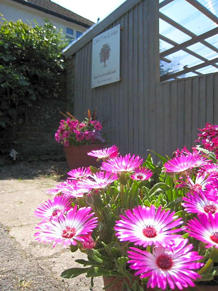 Oak Tree Lodge & Holiday Parking