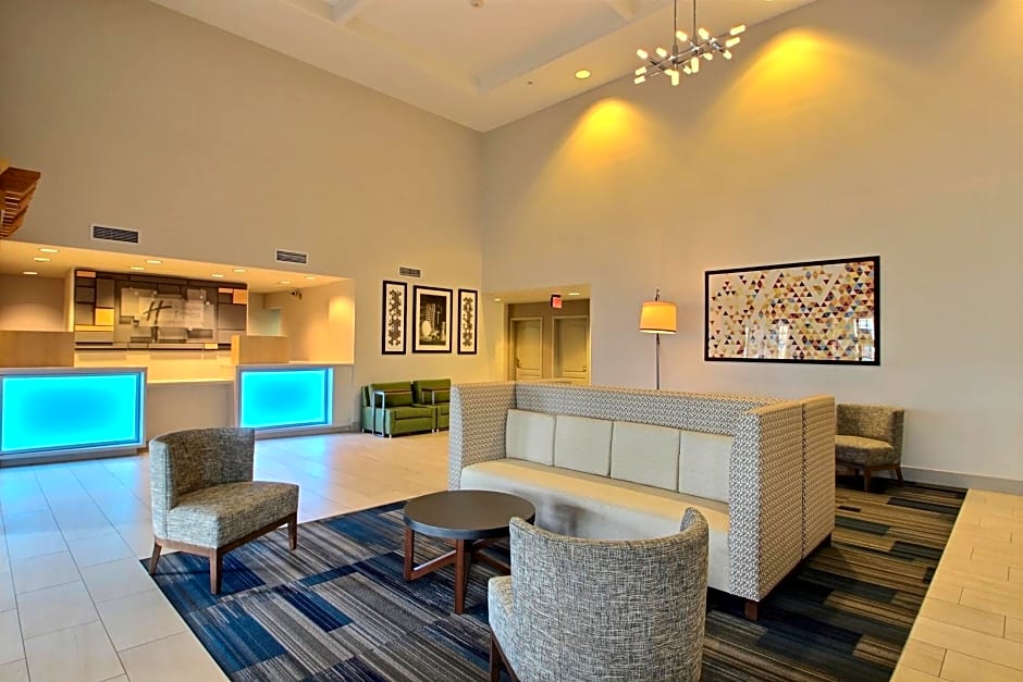 Holiday Inn Express Hotel & Suites Milwaukee Airport By IHG