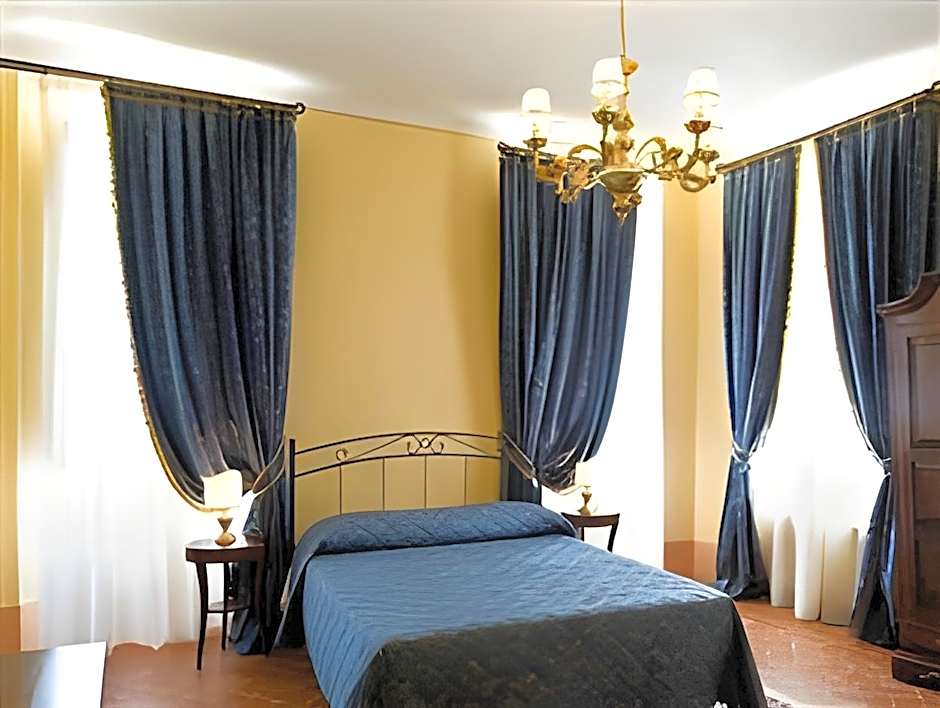 Zdjęcie 1 z 12 — Classic Double Bed