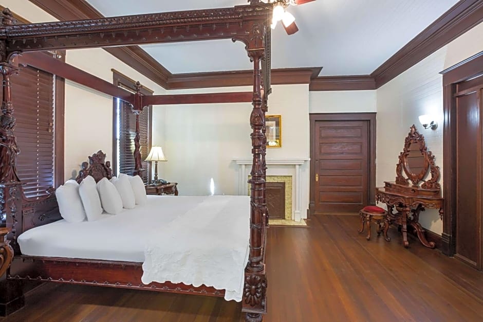 Coombs Inn & Suites, Ascend Hotel Collection