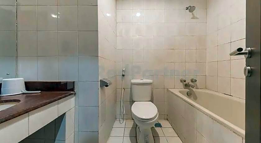 Capital O 90530 Ayong M Linggarjati Hotel