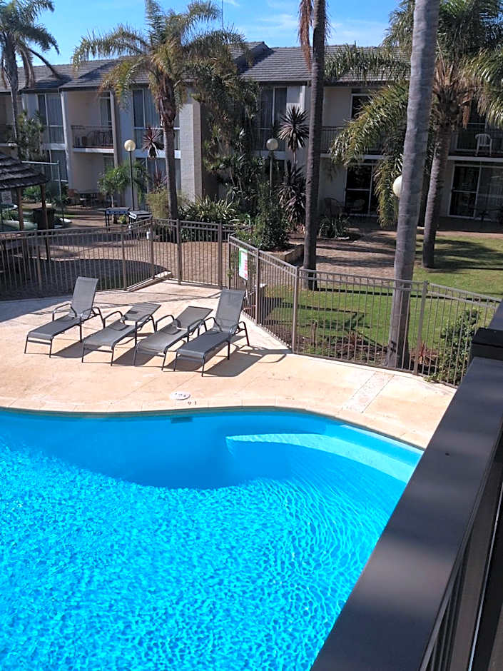Mandurah Motel and Apartments