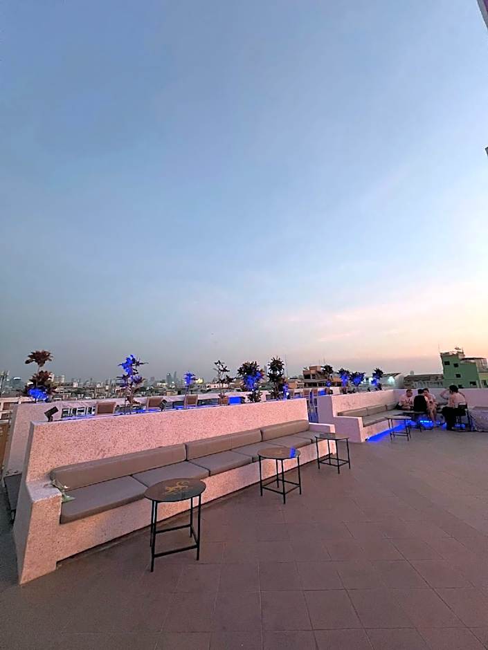 4 Monkeys Hotel