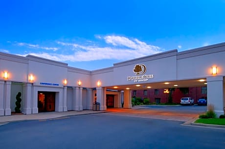 DoubleTree by Hilton Hotel Grand Rapids Airport