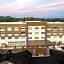 Holiday Inn Express & Suites Roanoke - Civic Center