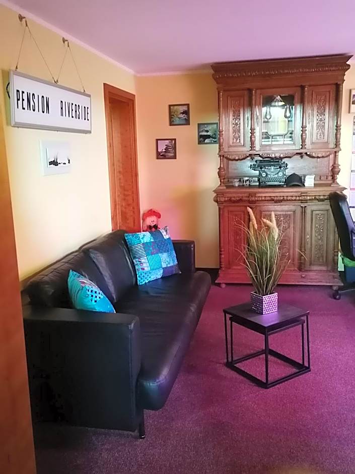 Pension Riverside in Leverkusen Hitdorf am Rhein - Zentral an der A1 und 59