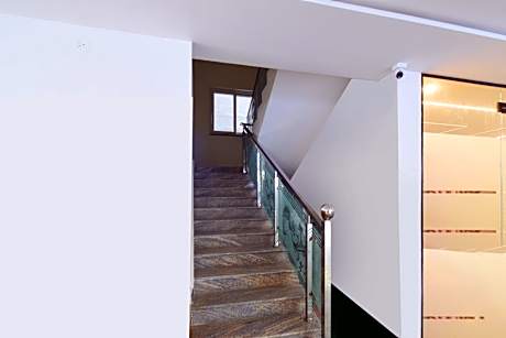 Hotel O Rainbow Suites