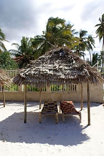 Pwani Beach Hotel & Apartments