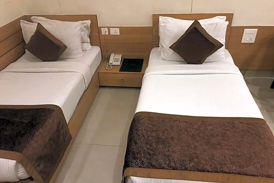 Goroomgo City Square Hisar