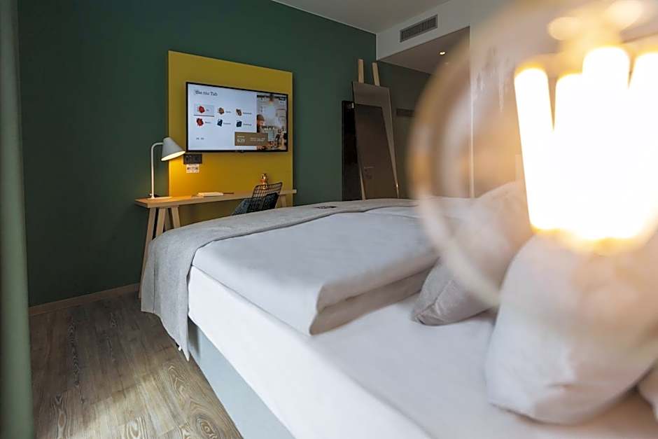 Holiday Inn - the niu, Tab Dusseldorf Main Station By IHG