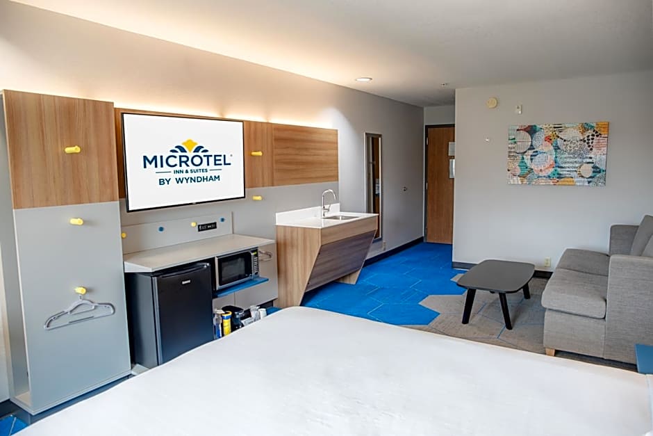 Microtel Inn & Suites by Wyndham Kingsland Naval Base I-95